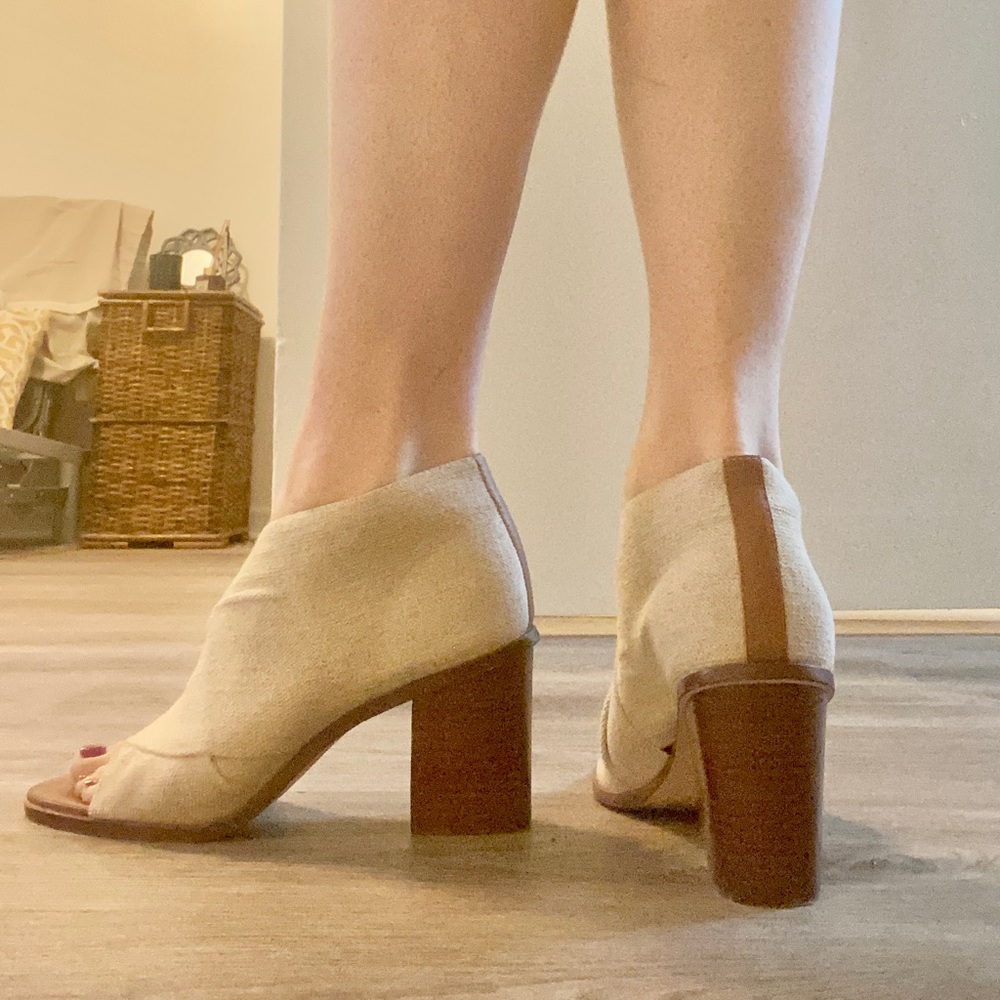 Matt Bergson canvas bootie sand elastic jette pump